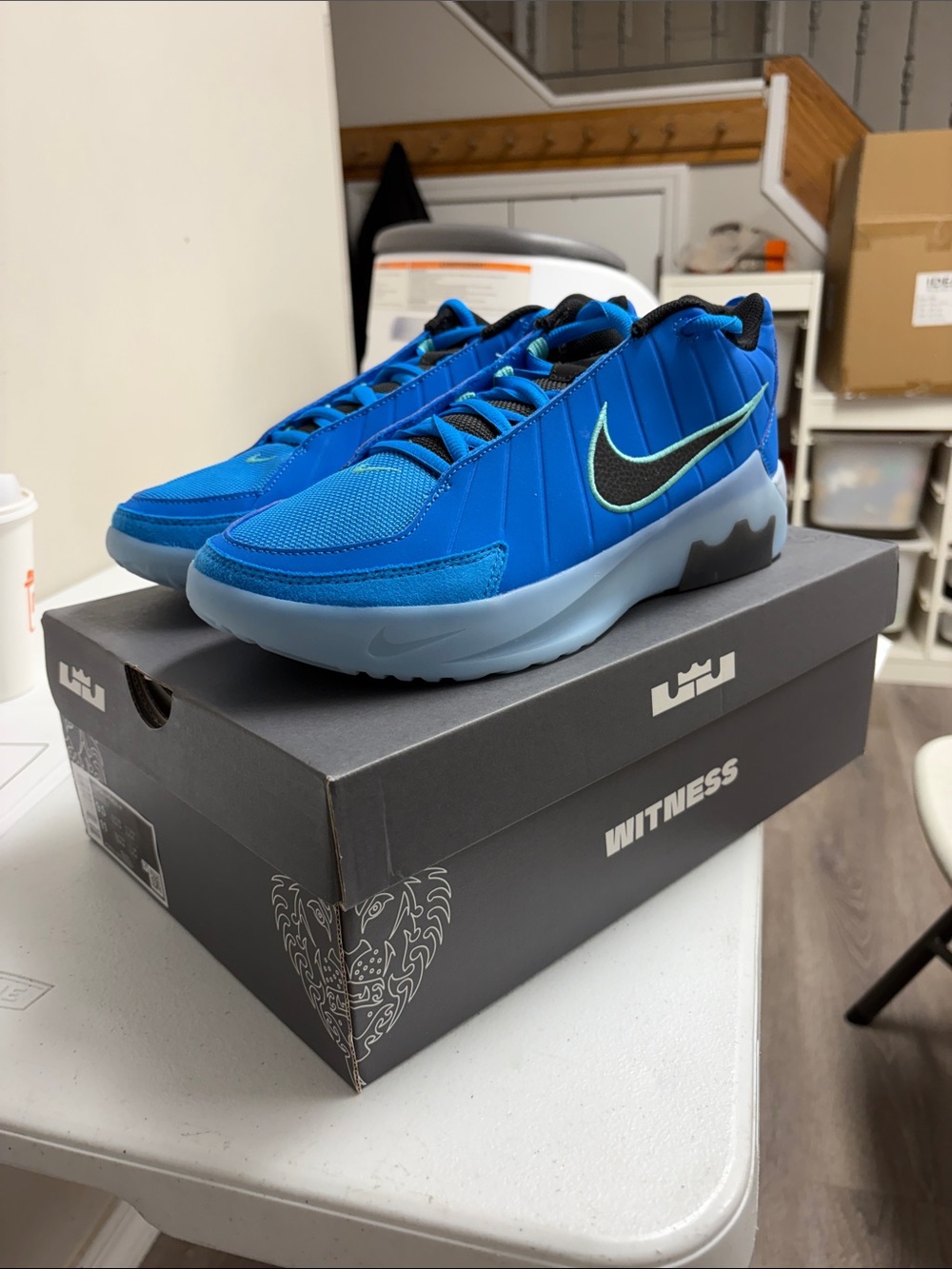 Nike LeBron Witness IX Low Top Shoes - Electric Blue size 9.5